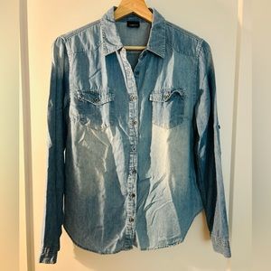 Noble U. Jean Women’s Button Up Size M